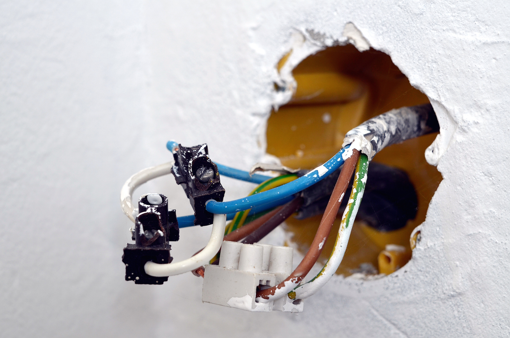 Reasons to Replace Older Electrical Wiring in Your Home